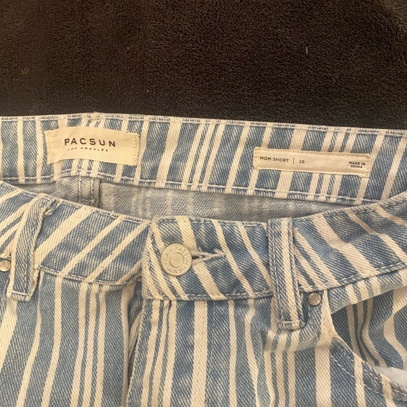 Pacsun Mom Shorts - Picture 3 of 3